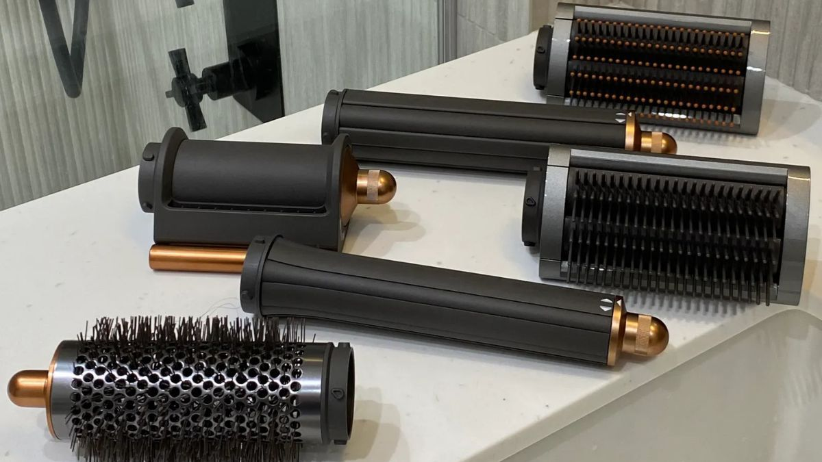 dyson (1).jpg