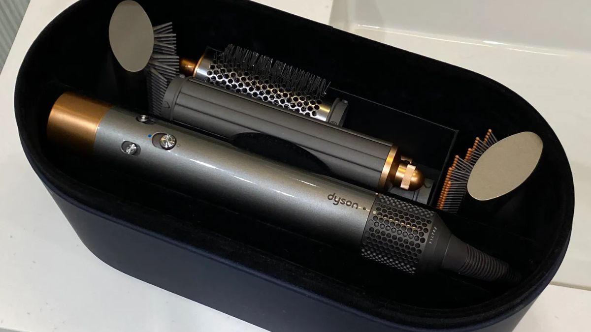 dyson (2).jpg