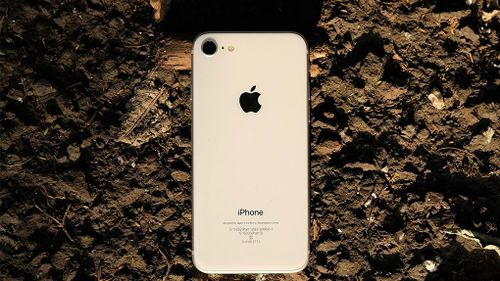 Apple iPhone 8.jpg