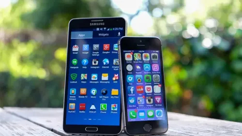 apple and samsung (2).webp