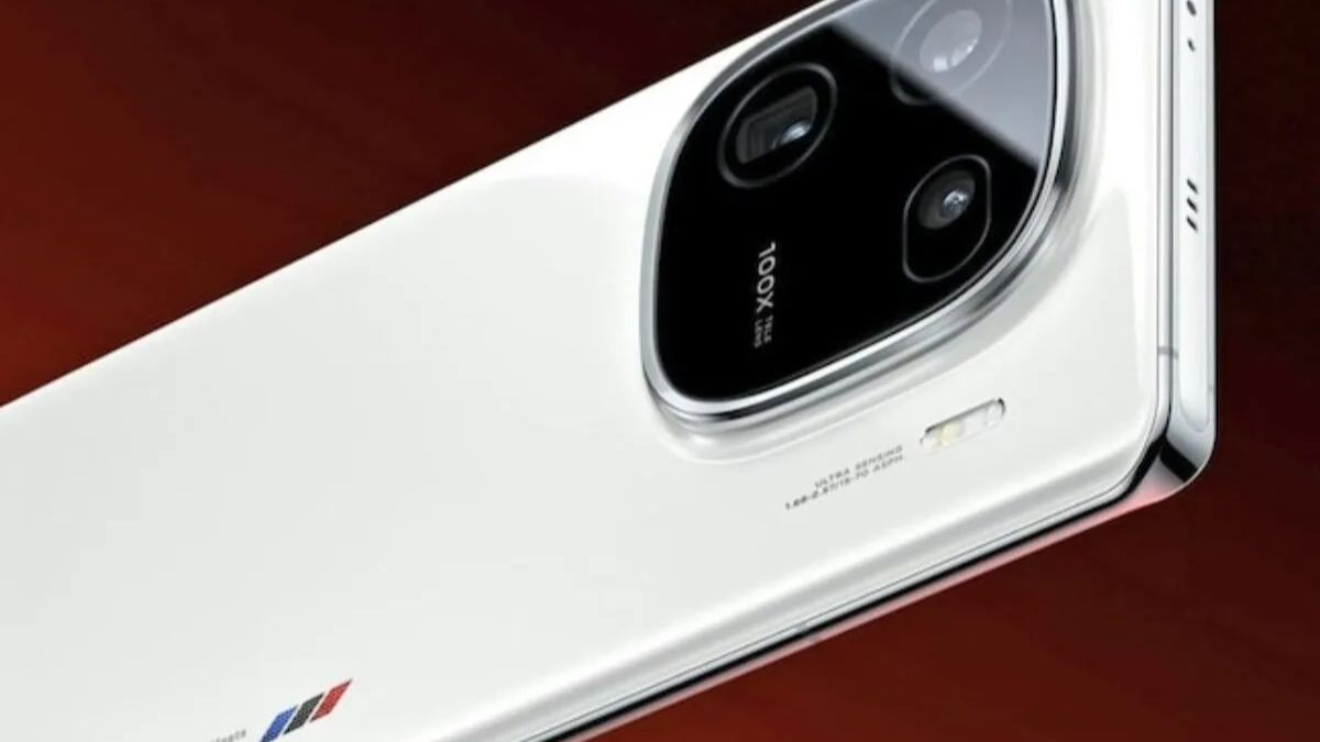 https://cmv360.s3.ap-southeast-1.amazonaws.com/iqoo_12_launching_6624e21fd5.jpg