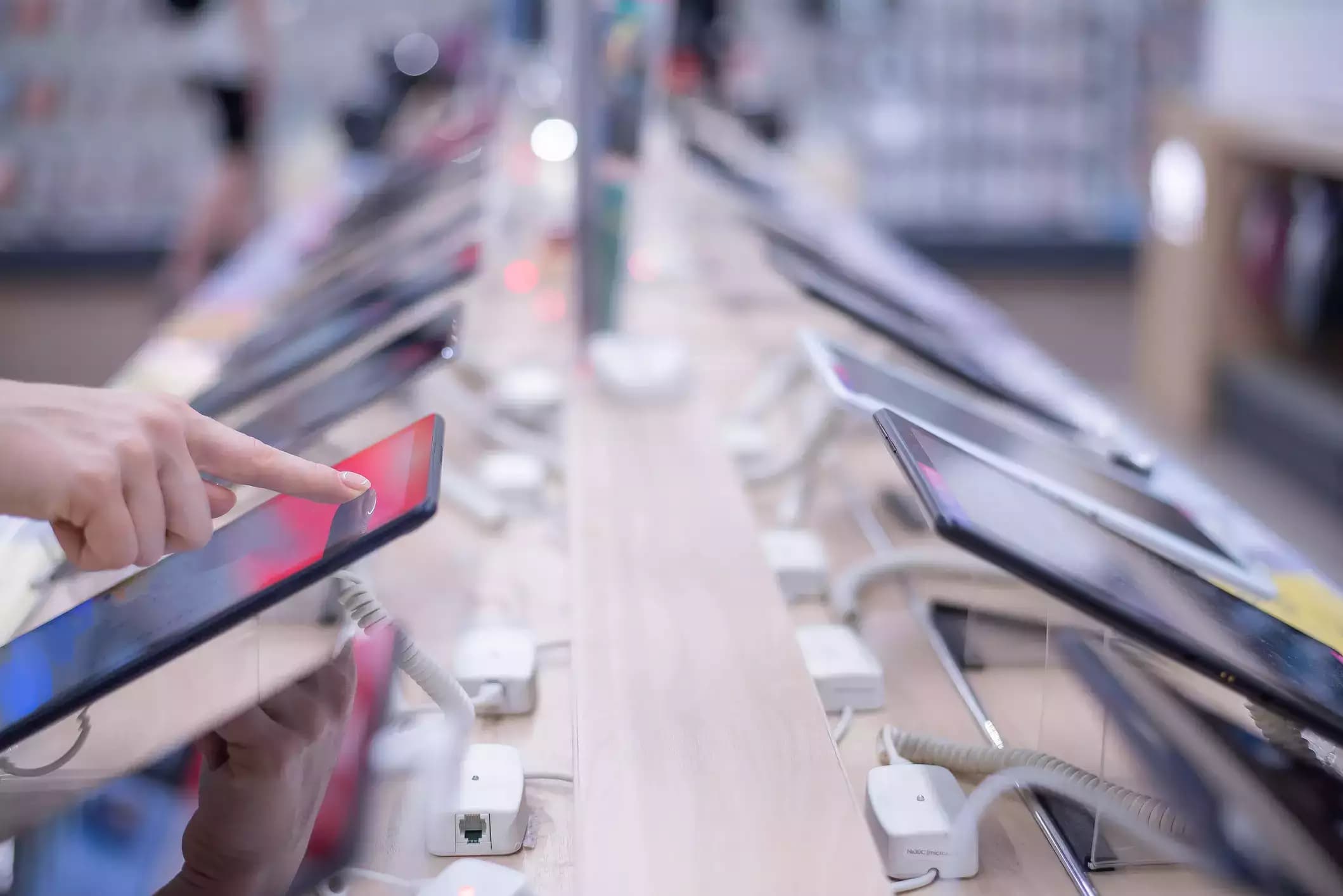 Apple gains market share amid global smartphone decline
