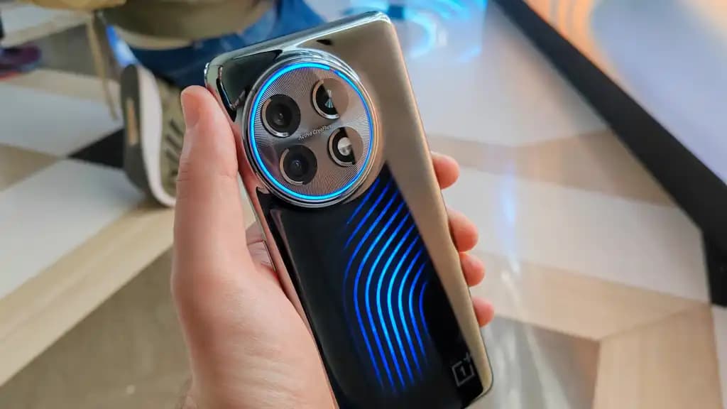   Real Liquid Cooling:One Plus 11