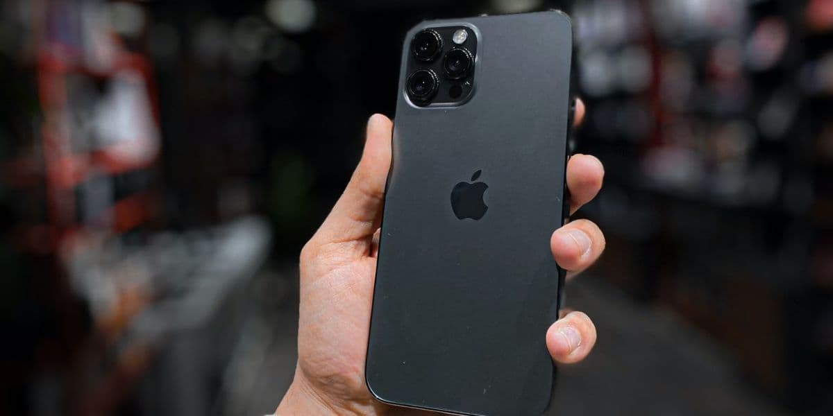 iPhone 15 Pro Outshines Predecessors in Popularity: Report