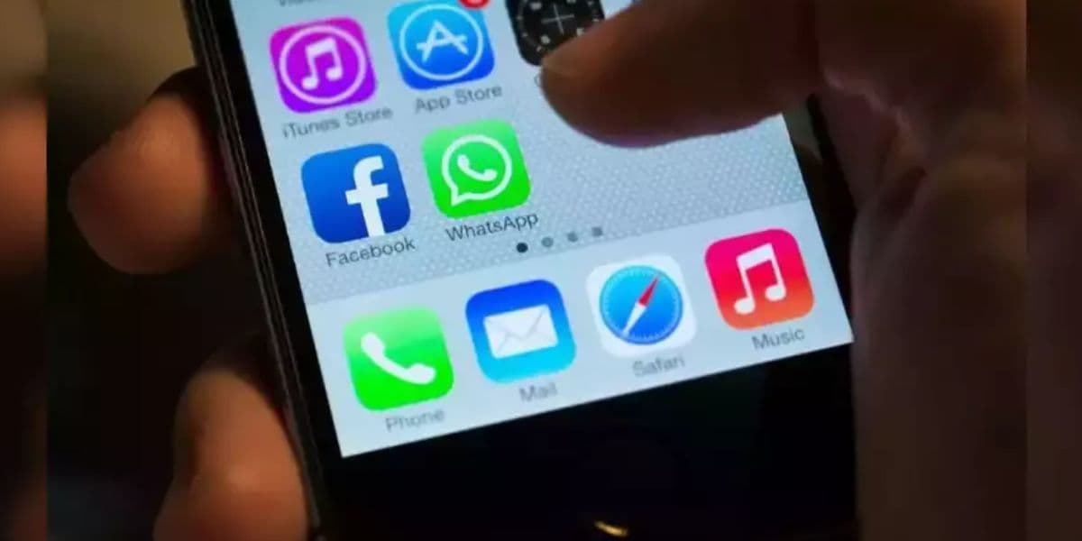 WhatsApp Enables Original Quality Media for iPhone