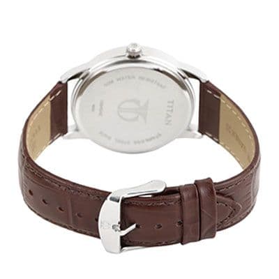 https://cmv360.s3.ap-southeast-1.amazonaws.com/Titan_Men_Brown_Dial_Watch_1584_SL_04_3_f677b2b059.jpg