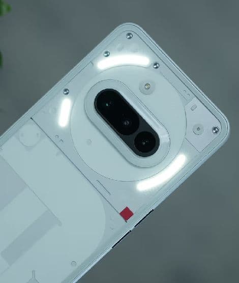 https://s3.ap-south-1.amazonaws.com/comparos/uploads/Nothing_Phone_3a_Rear_Camera_7bdd5da86c.jpg