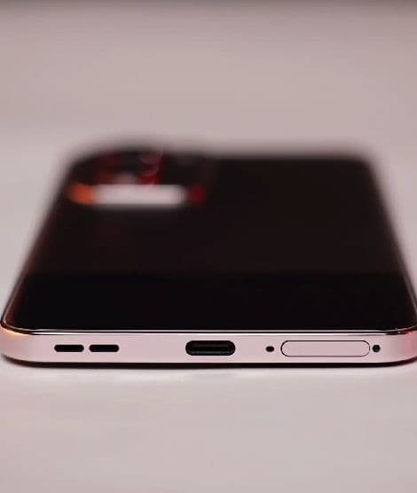 https://s3.ap-south-1.amazonaws.com/comparos/uploads/OPPO_Reno12_Pro_5_G_USB_Type_C_ea0a0a8604.jpg