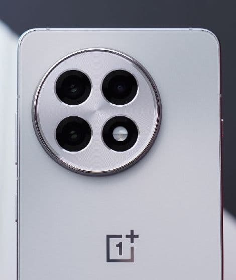 https://s3.ap-south-1.amazonaws.com/comparos/uploads/One_Plus_13_R_Rear_Camera_55ca985c25.jpg