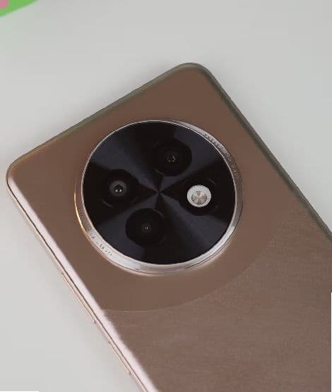 https://s3.ap-south-1.amazonaws.com/comparos/uploads/Realme_13_Plus_5_G_Rear_Camera_550537e721.jpg