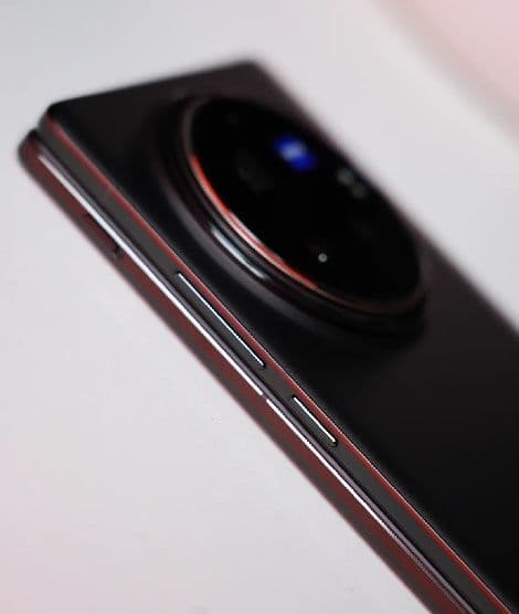https://s3.ap-south-1.amazonaws.com/comparos/uploads/Vivo_X_Fold_3_Pro_Buttons_e5152041be.jpg