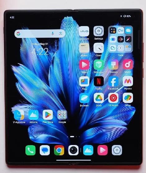 https://s3.ap-south-1.amazonaws.com/comparos/uploads/Vivo_X_Fold_3_Pro_Front_View_03738190c4.jpg