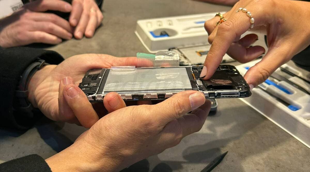 Smartphone Brands to Provide Mobile Repair Services from Home: A Growing Trend in India