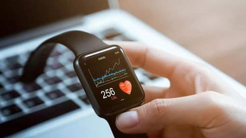 Apple Watch Alerts Woman to Critical Heart Condition