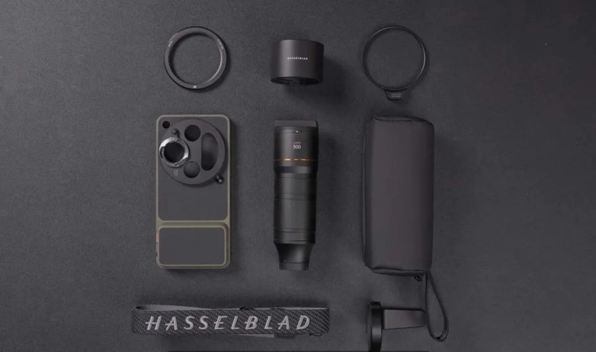 Oppo Find X9 Ultra Hasselblad Explorer Master Edition Unboxed Ahead of Launch Oppo Find X9 Ultra Hasselblad Explorer Master Edition Unboxed Ahead of Launch