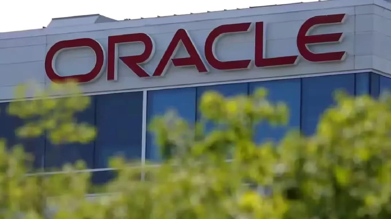 Oracle Revokes Graduate’s Job Offer Twice Amid Cost-Cutting and AI Expansion Oracle Revokes Graduate’s Job Offer Twice Amid Cost-Cutting and AI Expansion