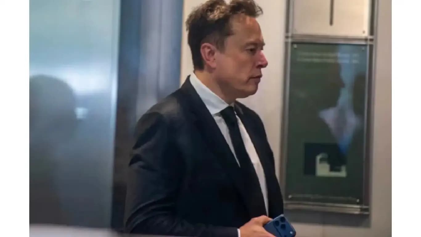 Elon Musk Uses iPhone 17 Pro Amid OpenAI Legal Battle Elon Musk Uses iPhone 17 Pro Amid OpenAI Legal Battle